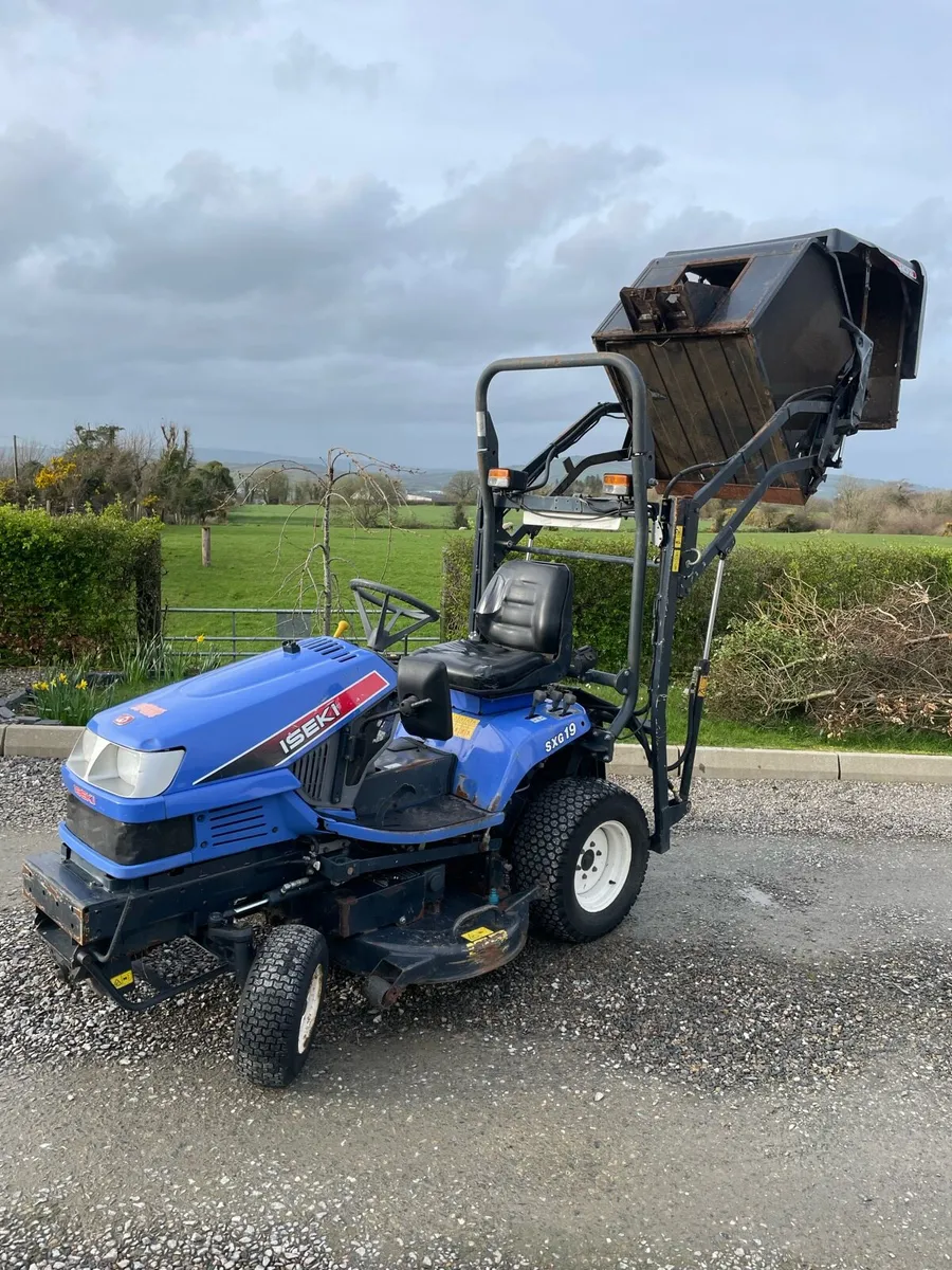 Iseki SXG19 high tip mower - Image 1