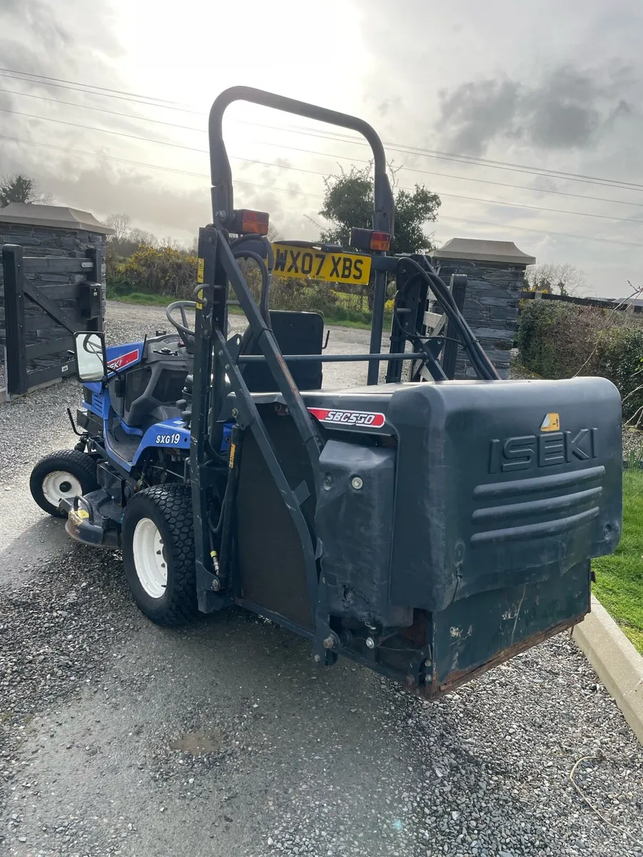 Iseki SXG19 high tip mower - Image 2