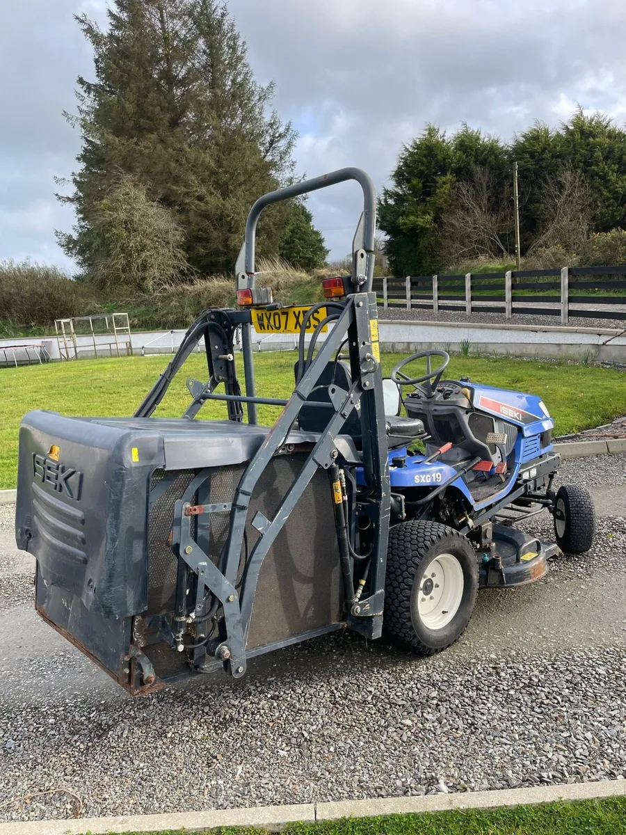 Iseki SXG19 high tip mower - Image 3