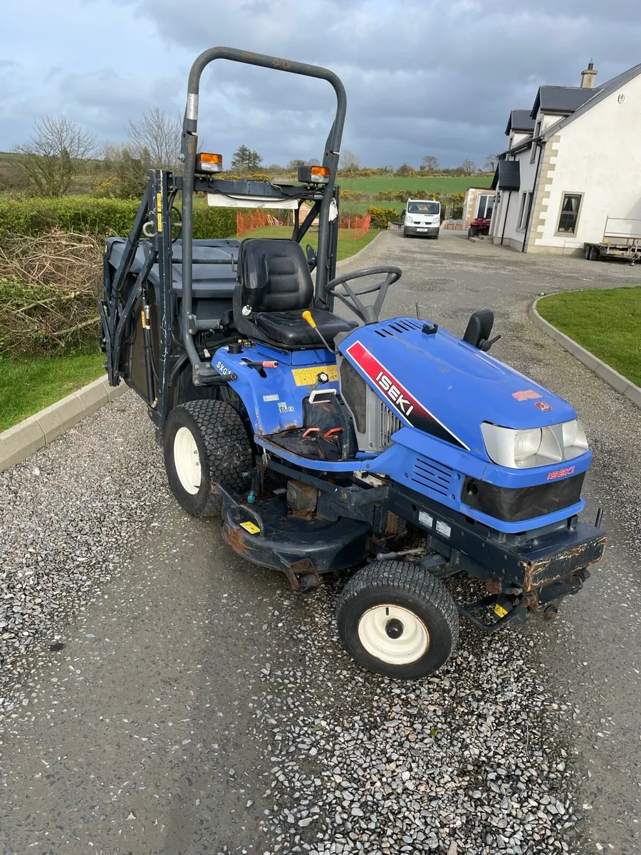 Iseki SXG19 high tip mower - Image 4