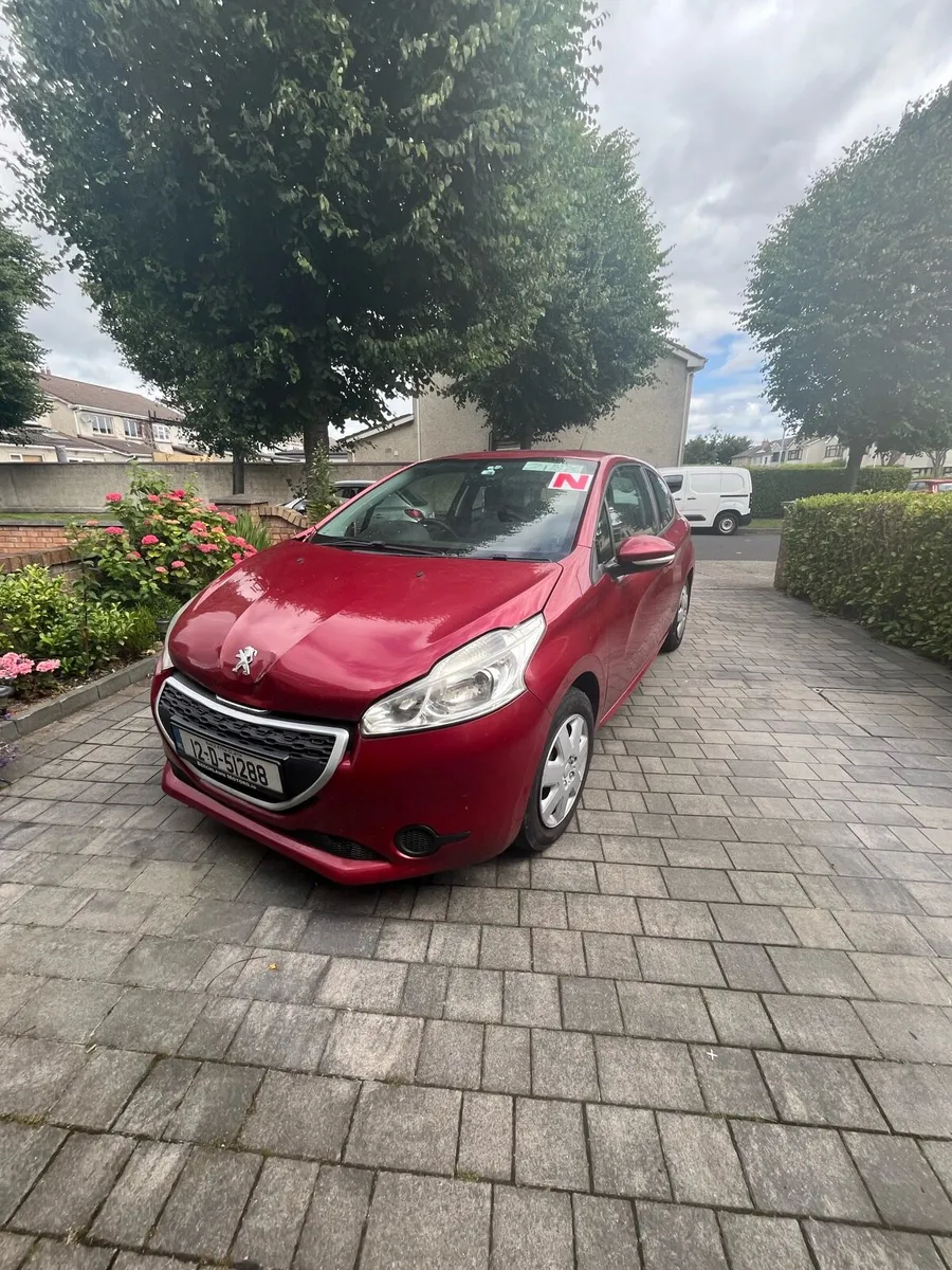 Peugeot 208 2012 1.2L - Image 1