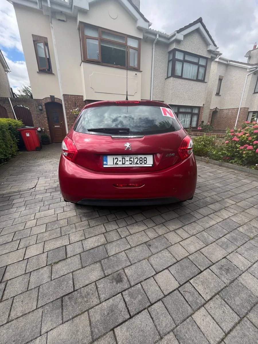 Peugeot 208 2012 1.2L - Image 4
