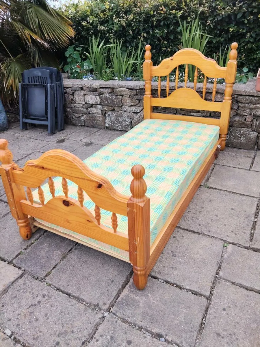 Pine Single Bed - Image 1
