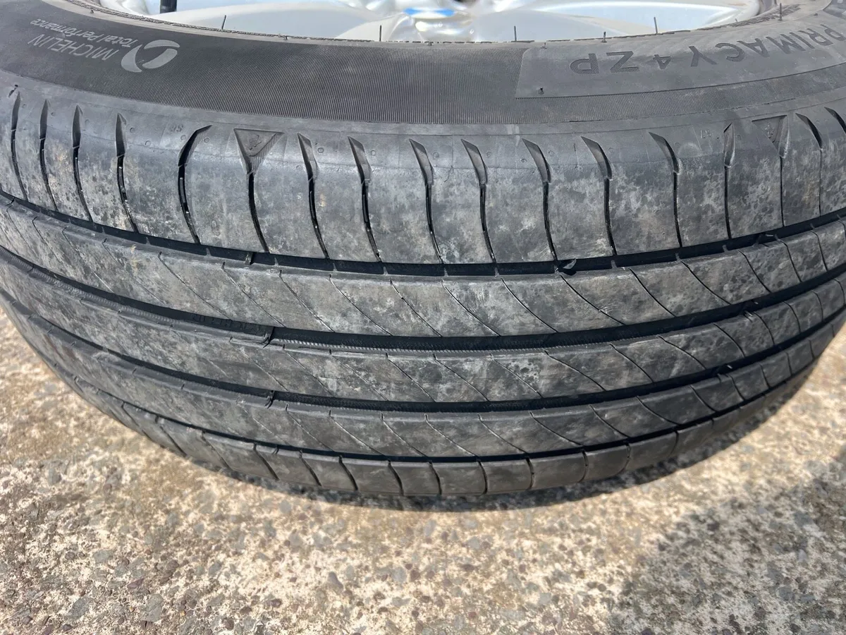 BMW 16” Alloy with Michelin Tyre - Image 3