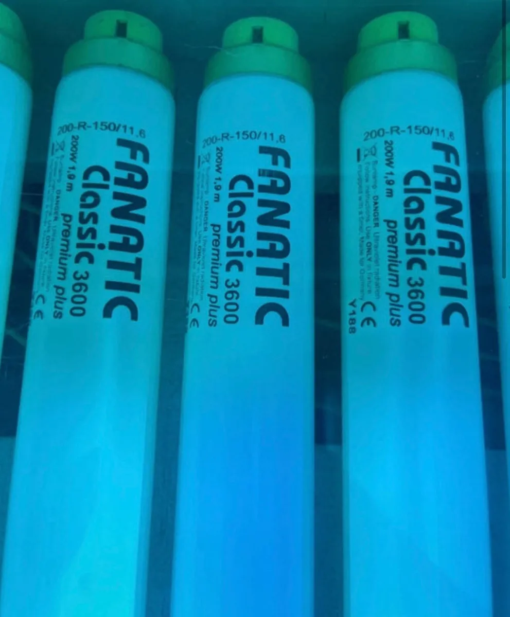 Fanatic tanning cab bulbs