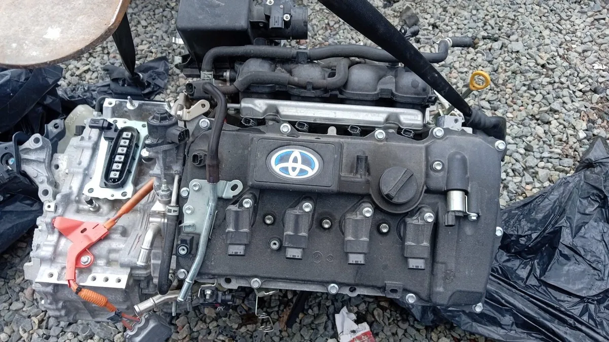 2021 chr petrol hybrid engine and box - Image 1