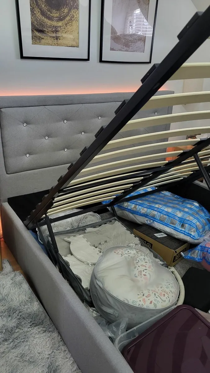 Bed - Image 2
