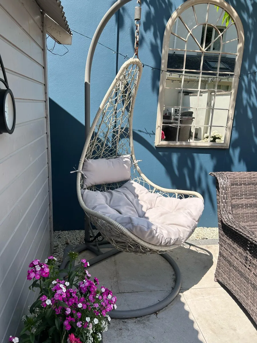 Egg chair - Image 1