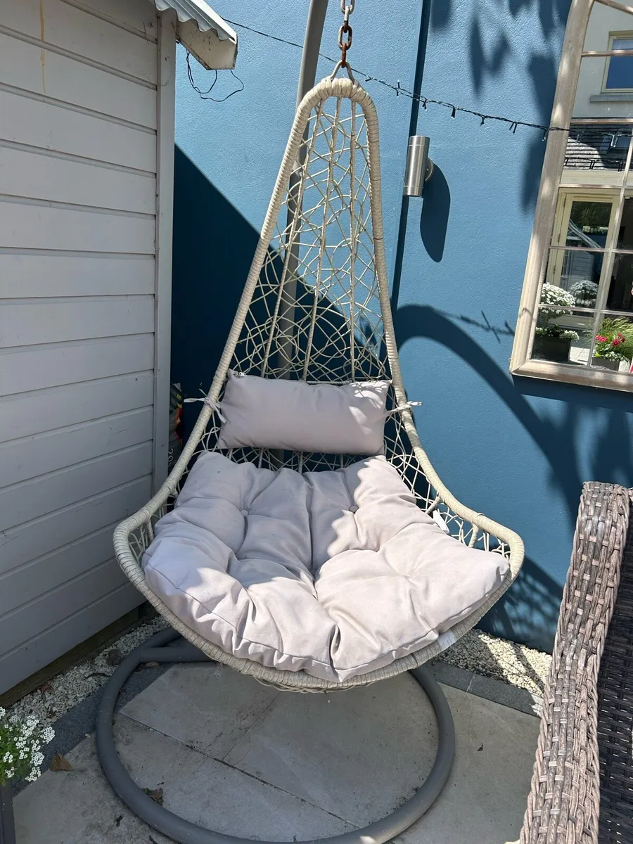 Egg chair - Image 2