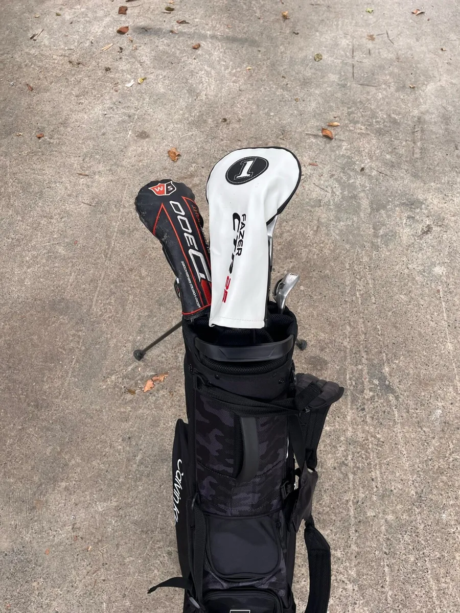 Golf clubs and bag - Image 1