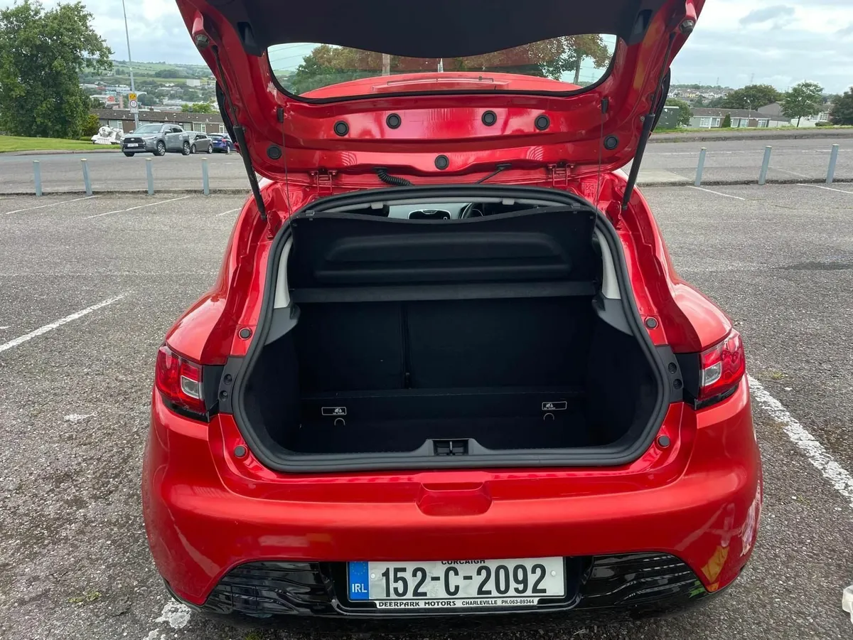 Renault Clio 2015 + thule bike racks & roof bars - Image 4