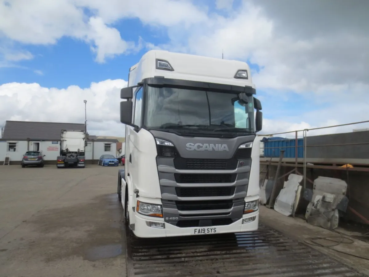 2019 Scania S450 6x2 Tractor unit - Image 2