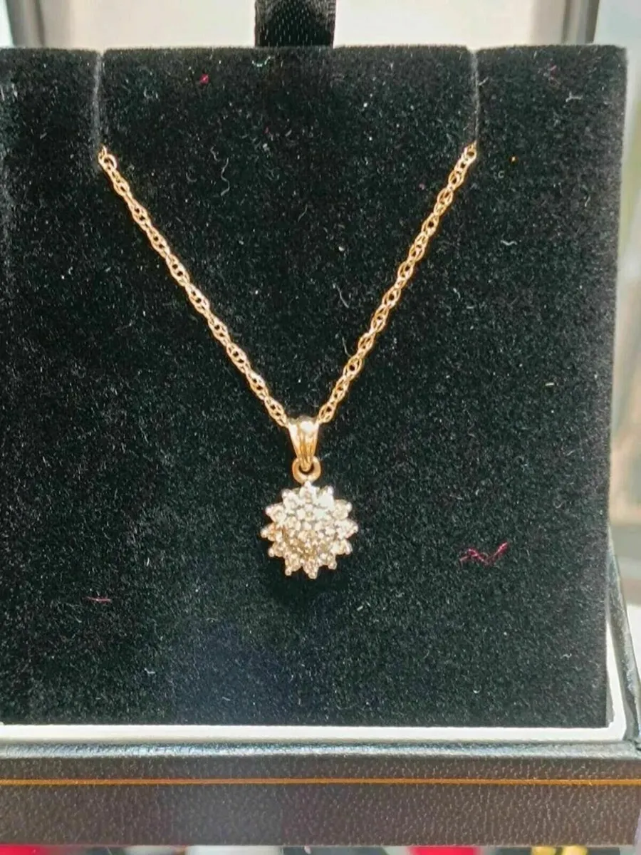 9k Gold & Zirconias Necklace, Sun/Daisy/ Cluster - Image 2