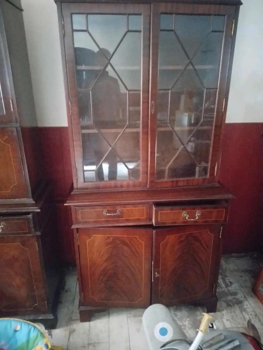 Display cabinets x2 - Image 4