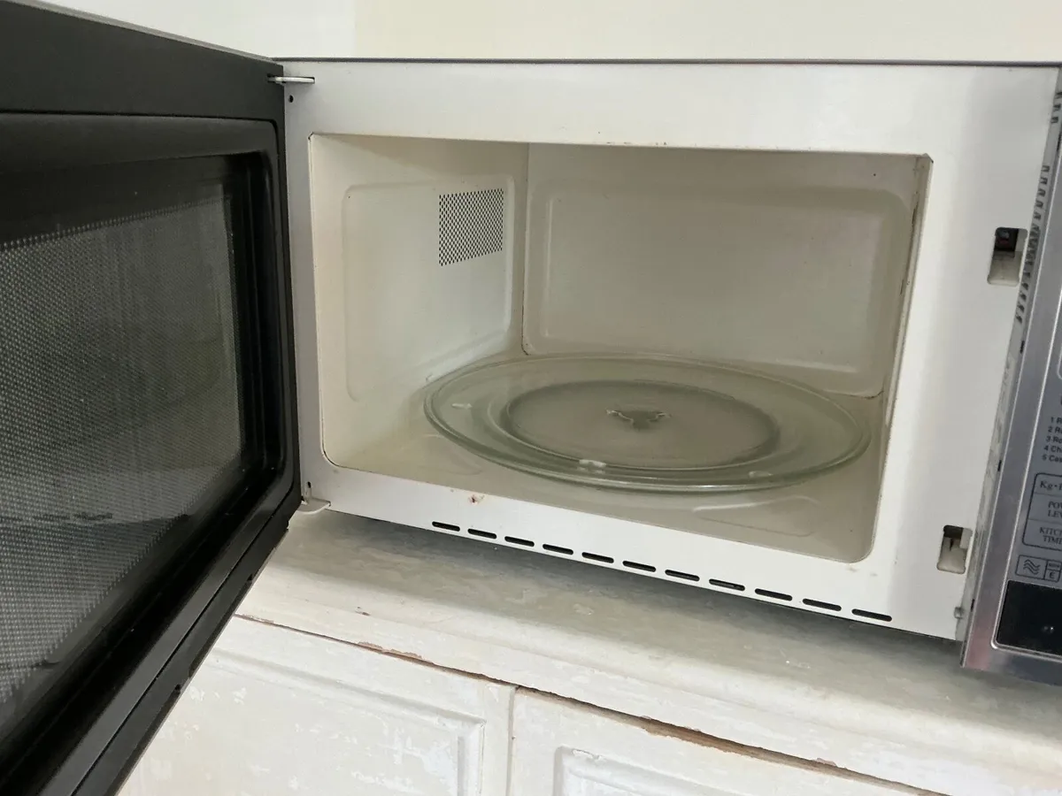 Microwave - Sharp 900W - Image 3