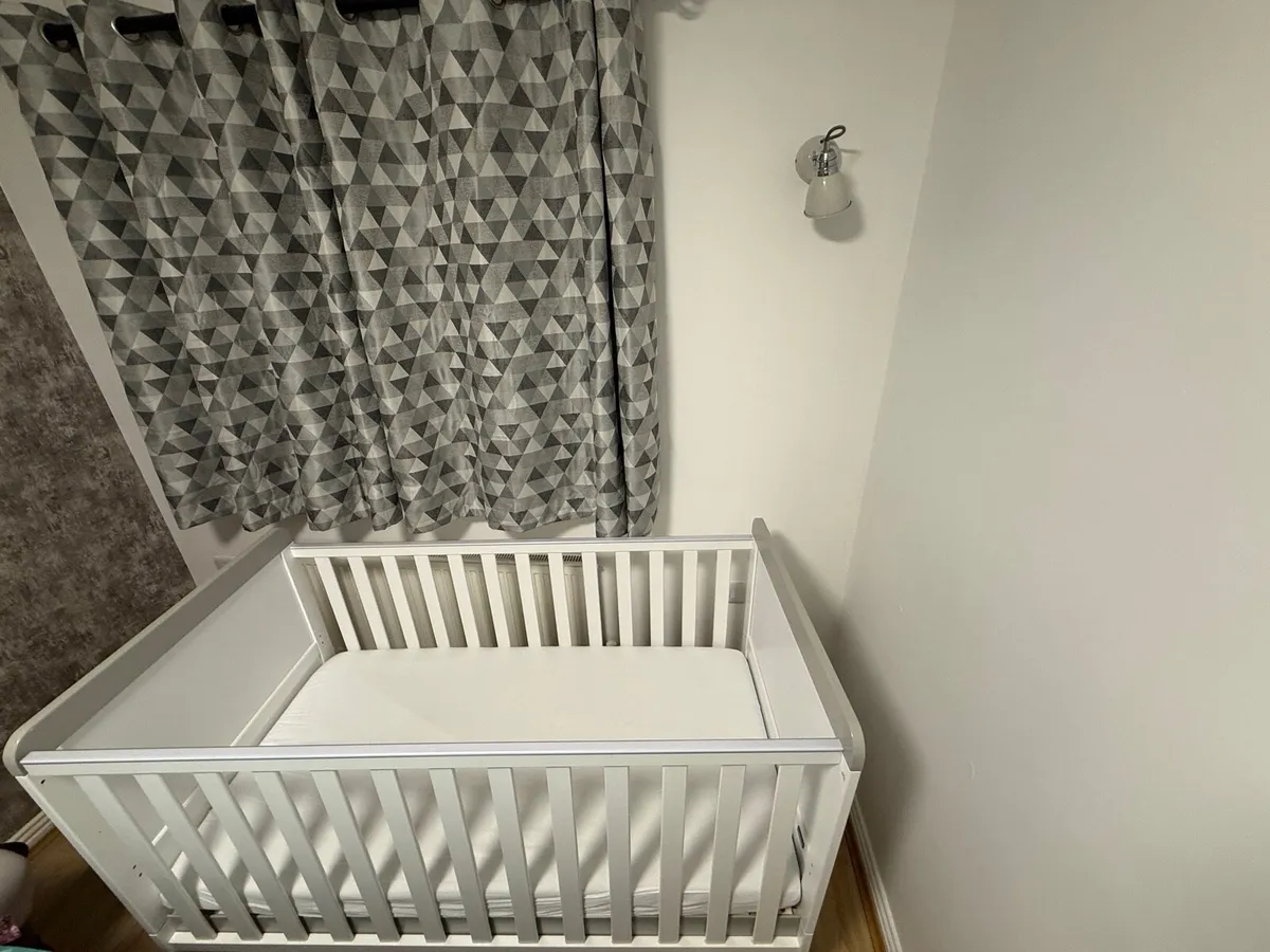 Tutti Bambini Cot bed with mattress - Image 4