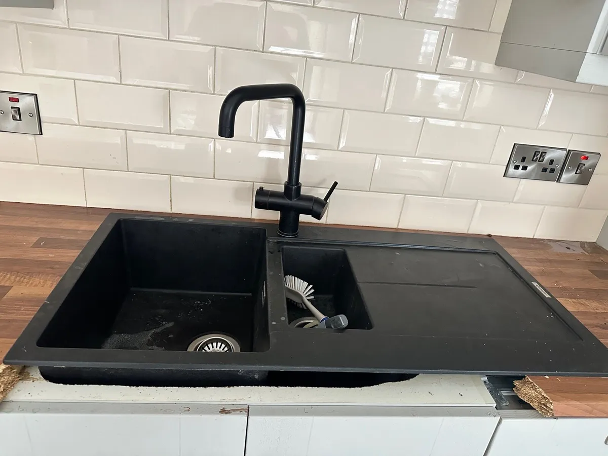 Hot water tap with boiler and filer + sink - Image 4