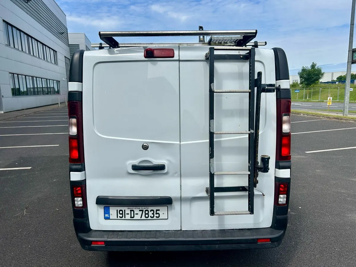 2019 Renault trafic LWB - Image 4