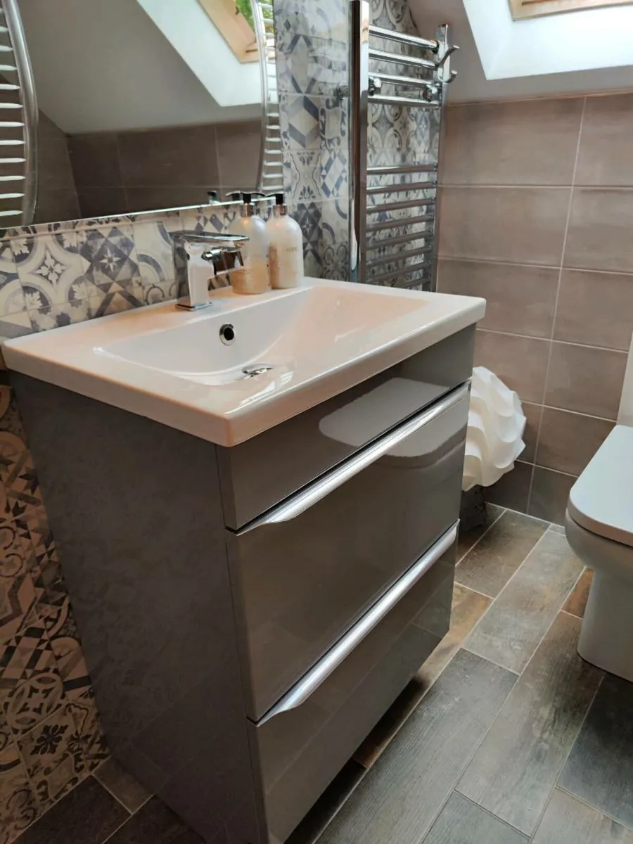 Bathroom furniture - Image 2