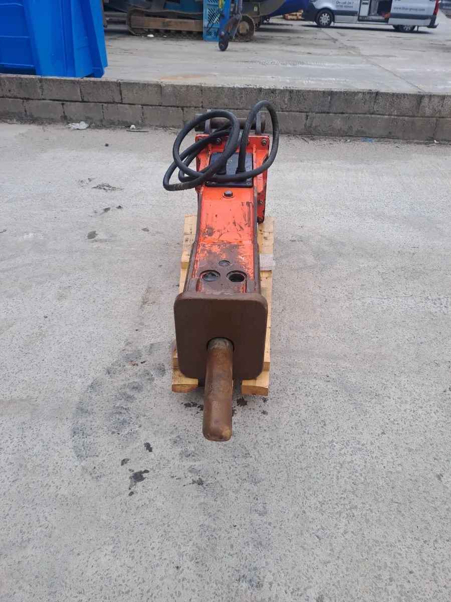Rammer R12P Used Hydraulic Rock Hammer/Breaker 13T - Image 2