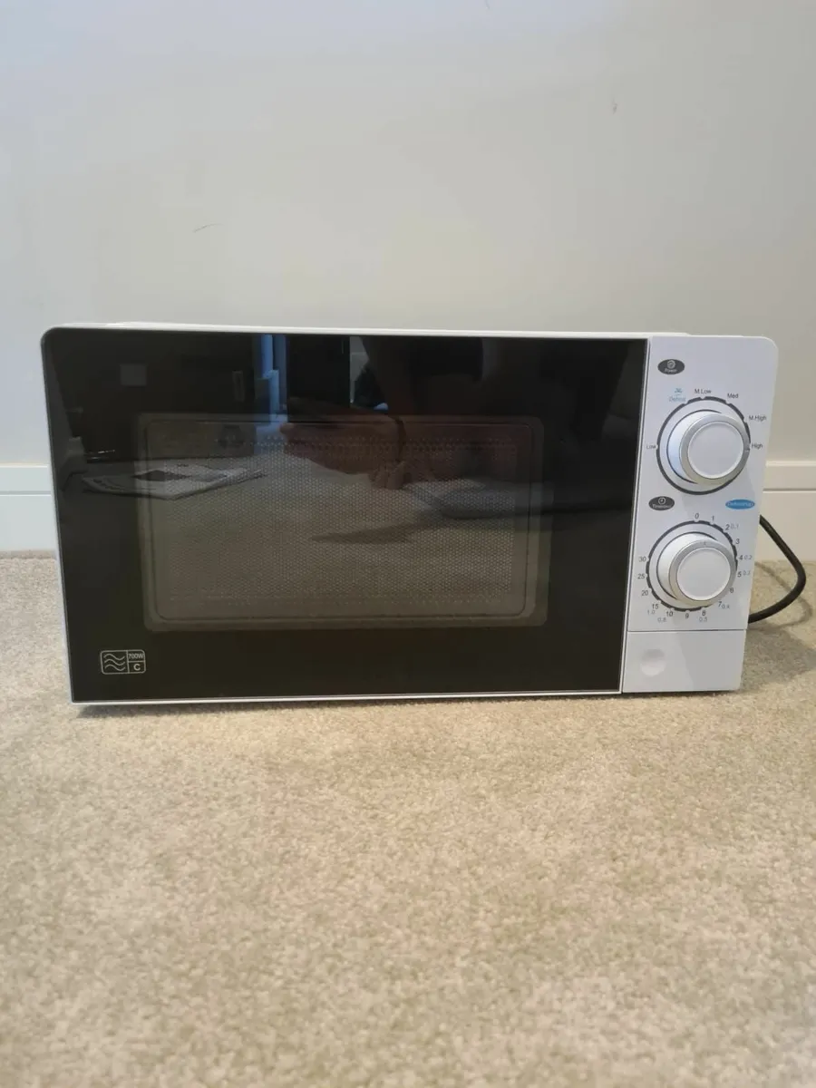 Microwave - Image 1