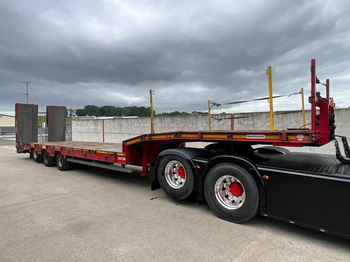 MONTRACON 45ft TRI AXLE LOW LOADER ON AIR - Image 1