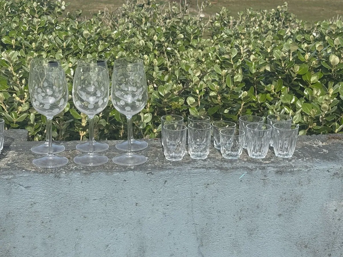 75Glass bowls wine ……… - Image 4
