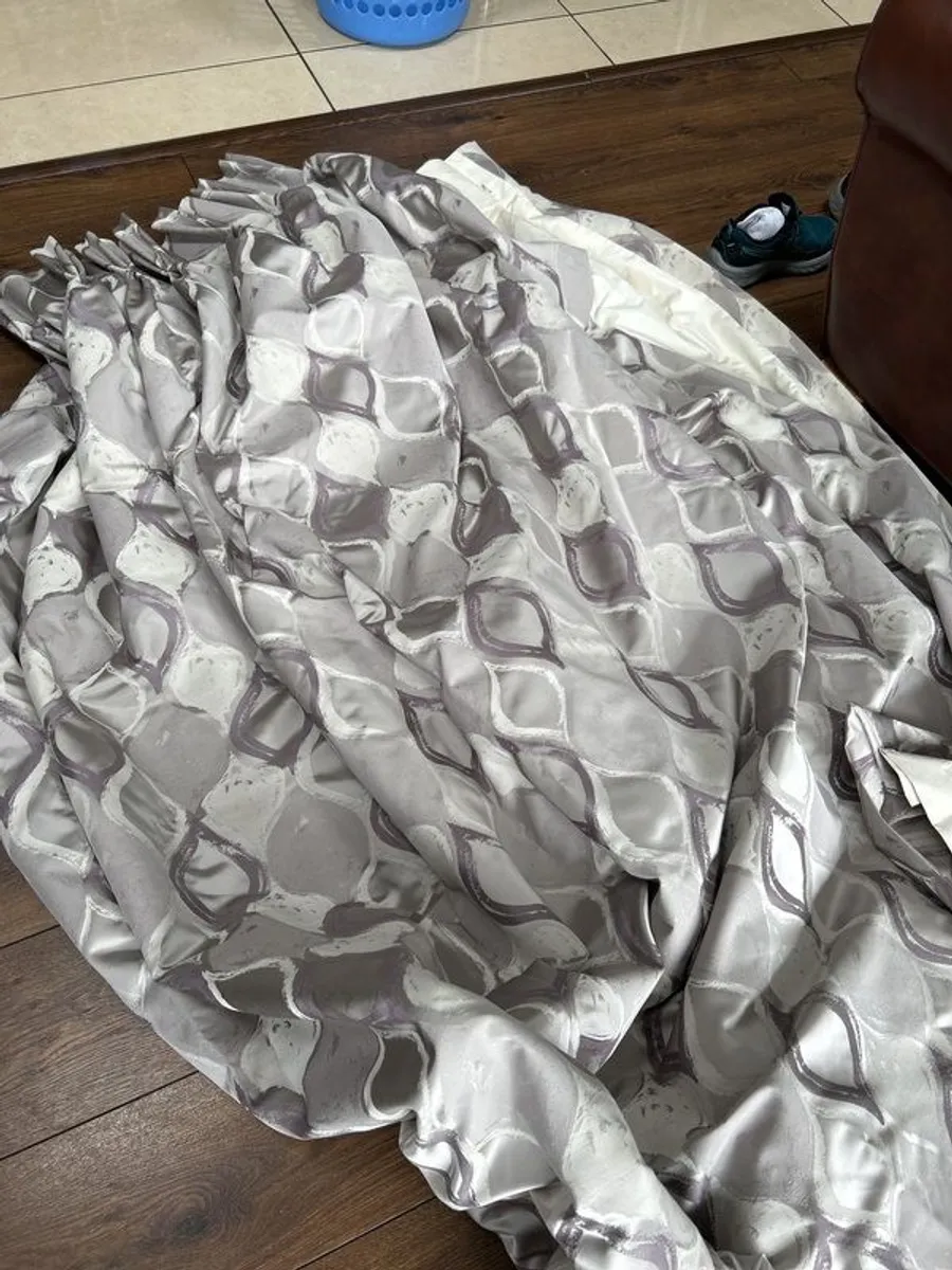 curtains - Image 2