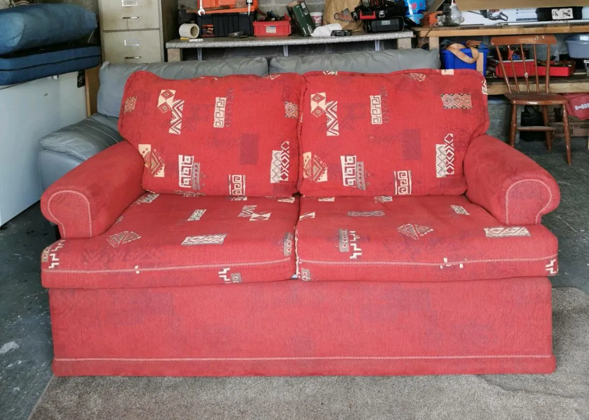 Double Strong Bed Settee. VGC. - Image 3