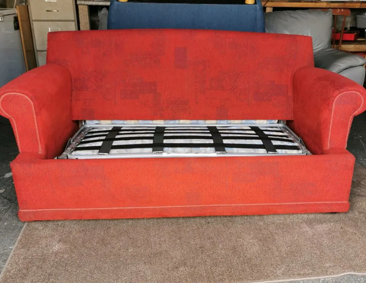 Double Strong Bed Settee. VGC. - Image 4