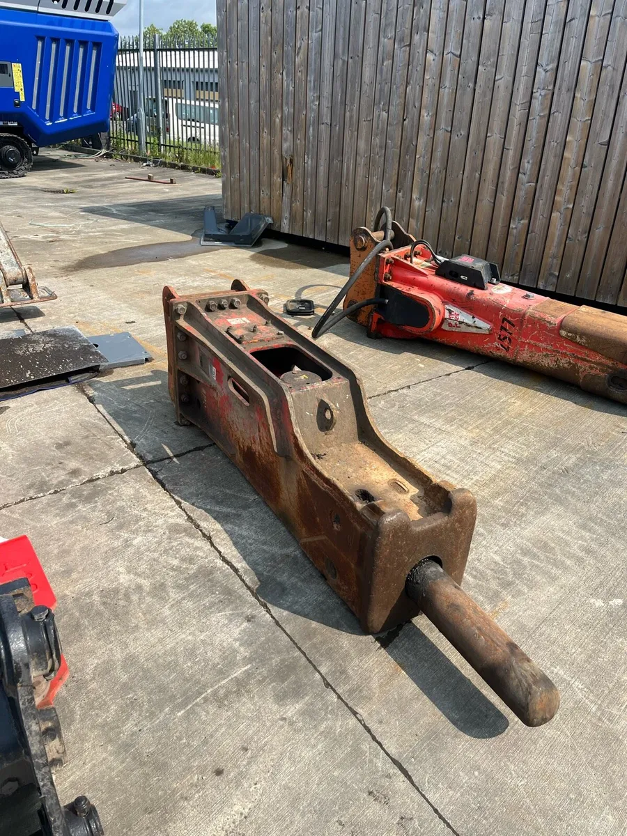 Miller MGB1600 Rock Hammer/ Breaker 20-35T - Image 1