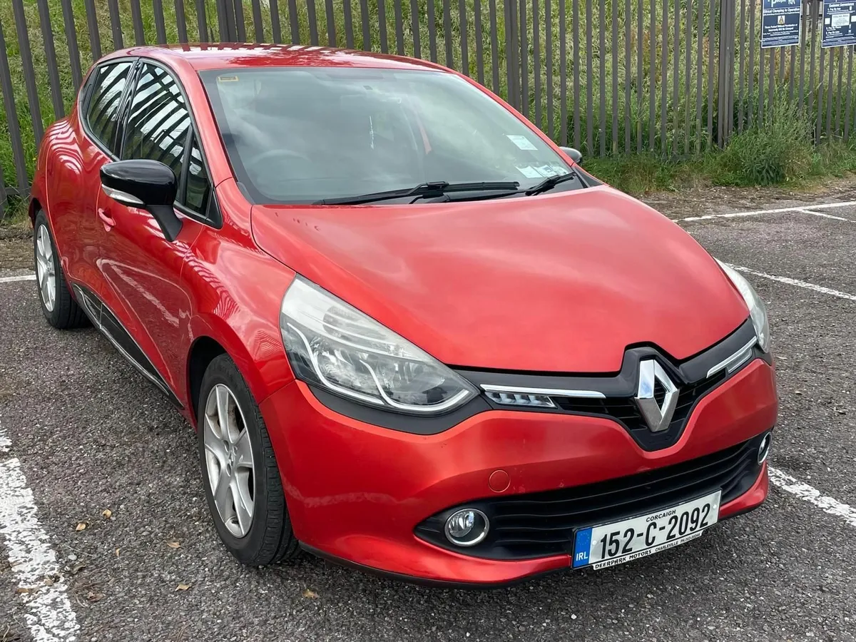 Renault Clio 2015 + thule bike racks & roof bars - Image 1