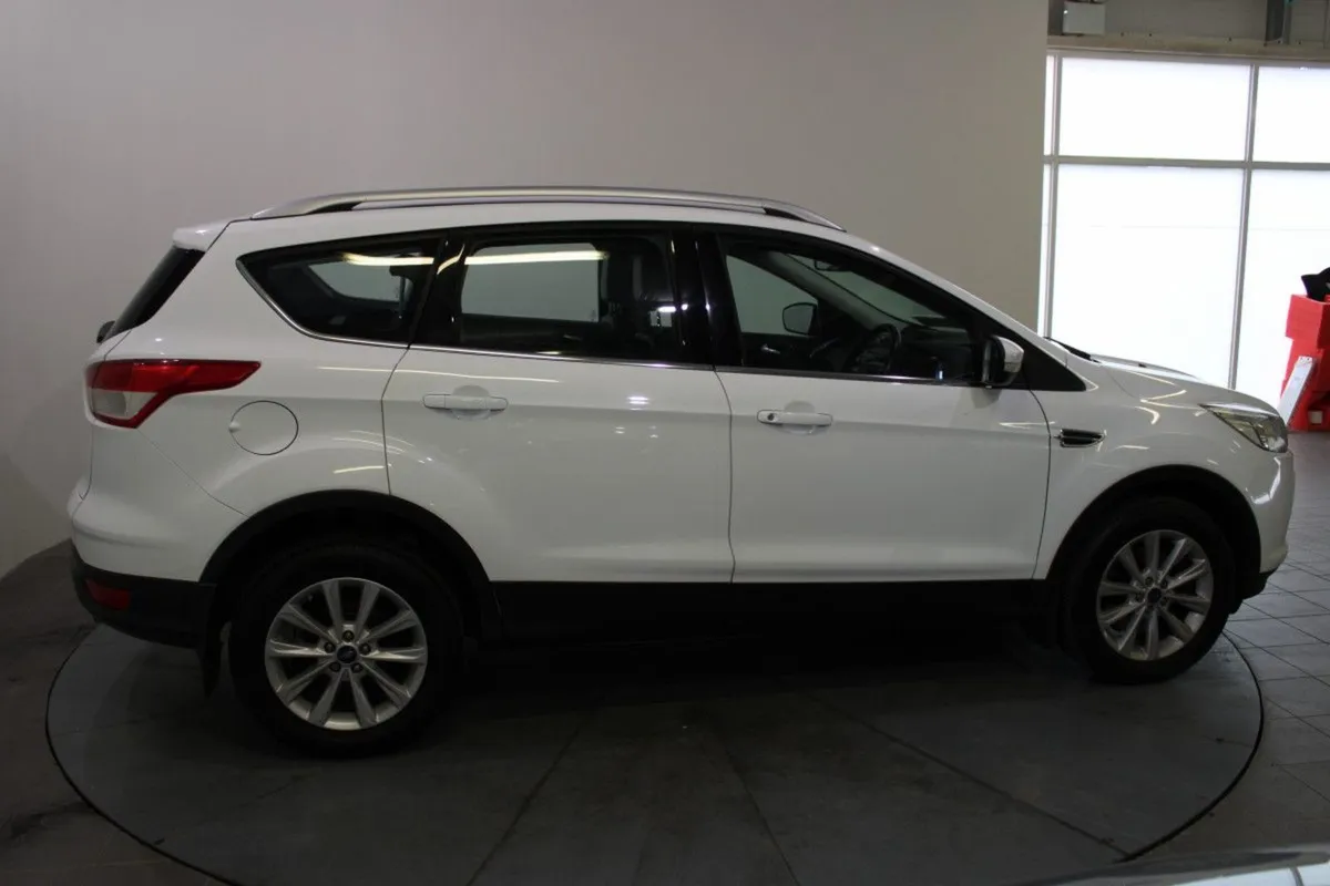 Ford Kuga 2.0tdci 150PS Titanium - Image 3