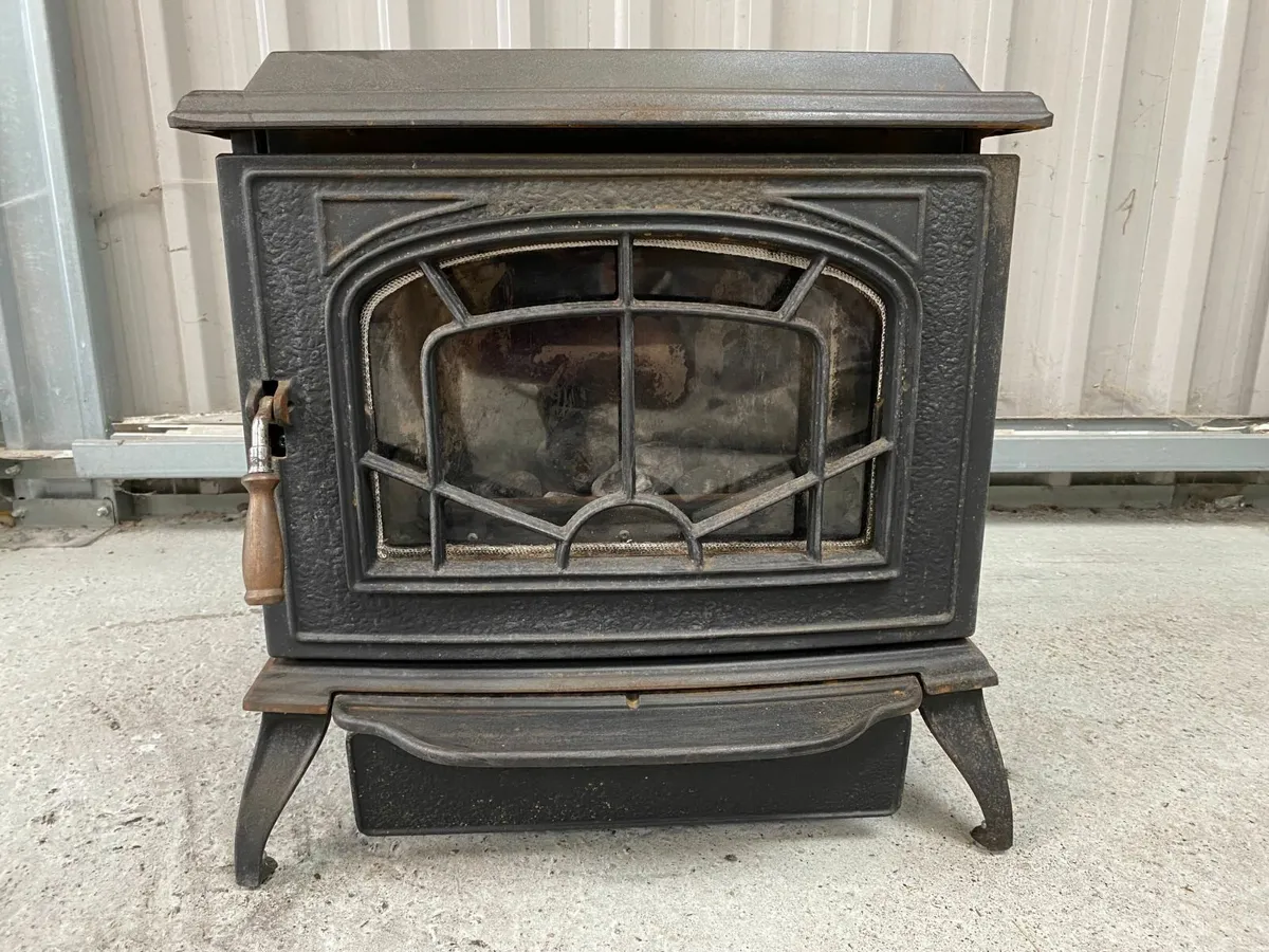 Aisling Oil Stove - Image 1
