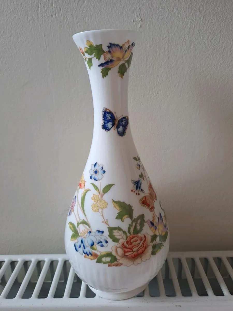 Aynsley Cottage Garden vase - Image 1