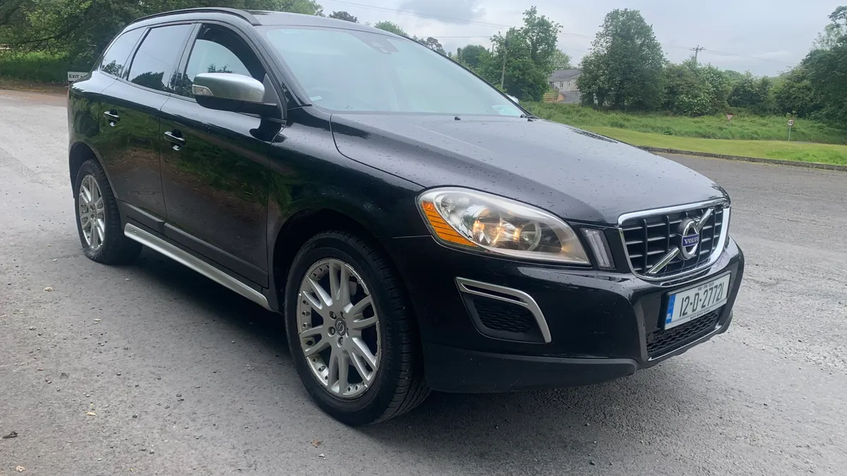 2012 VOLVO XC60 D3 SUV ! - Image 1
