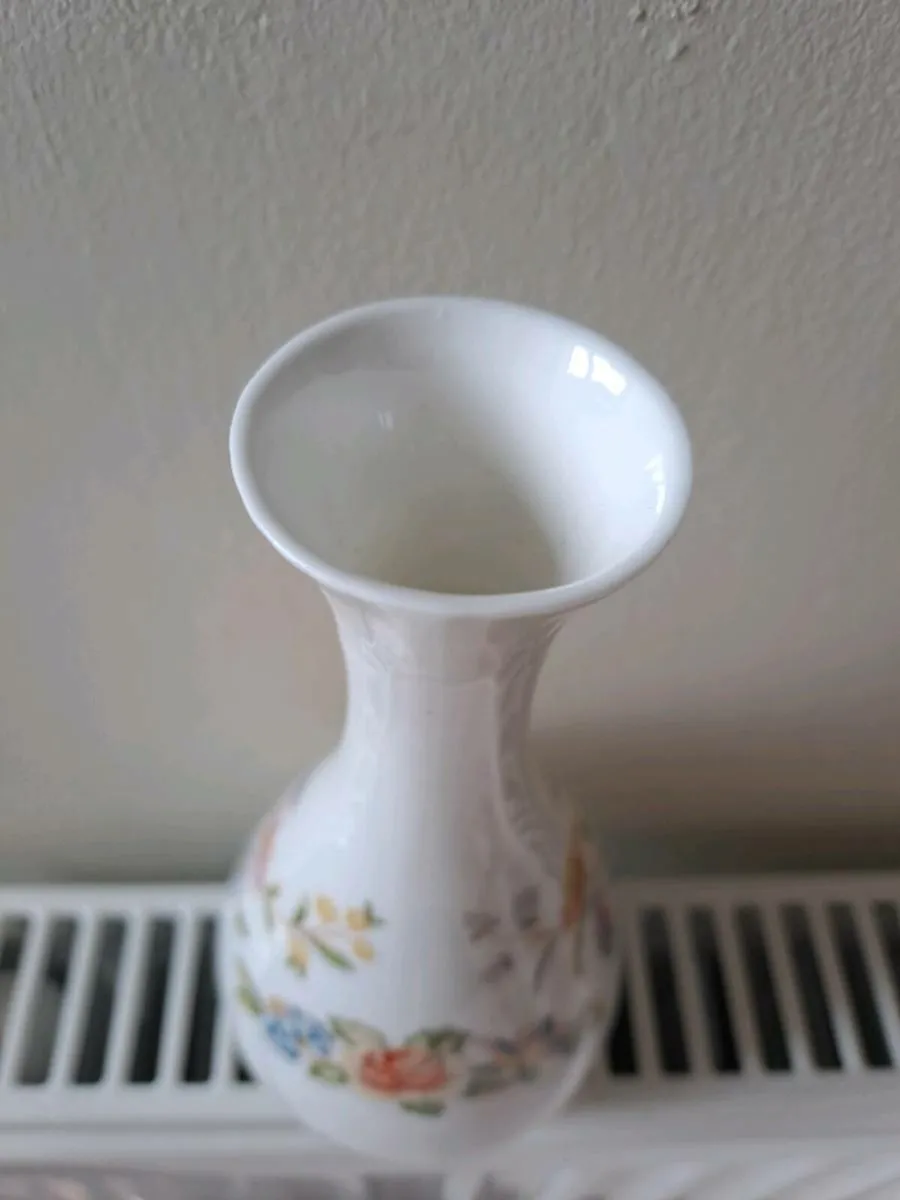 Aynsley Cottage Garden vase - Image 4