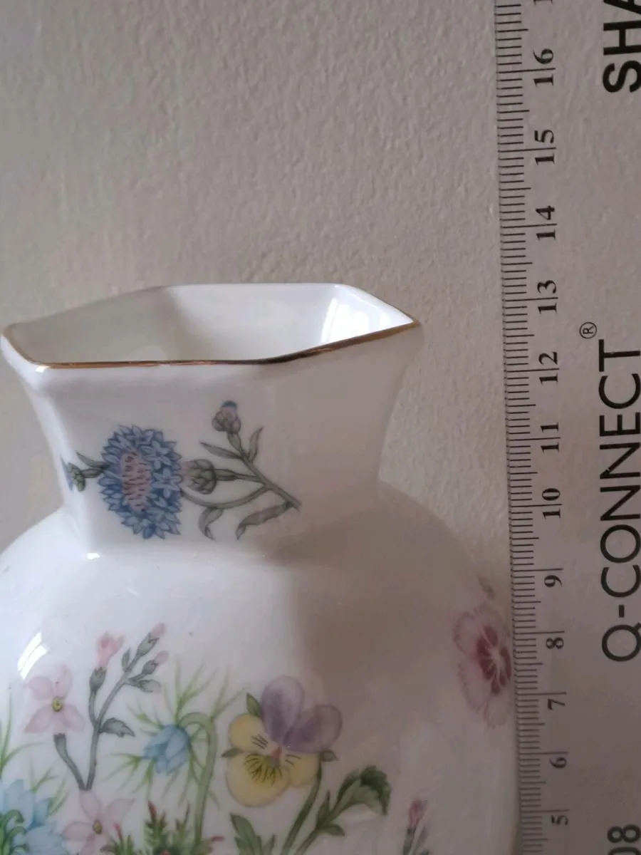 Aynsley Wild Tudor vase - Image 2
