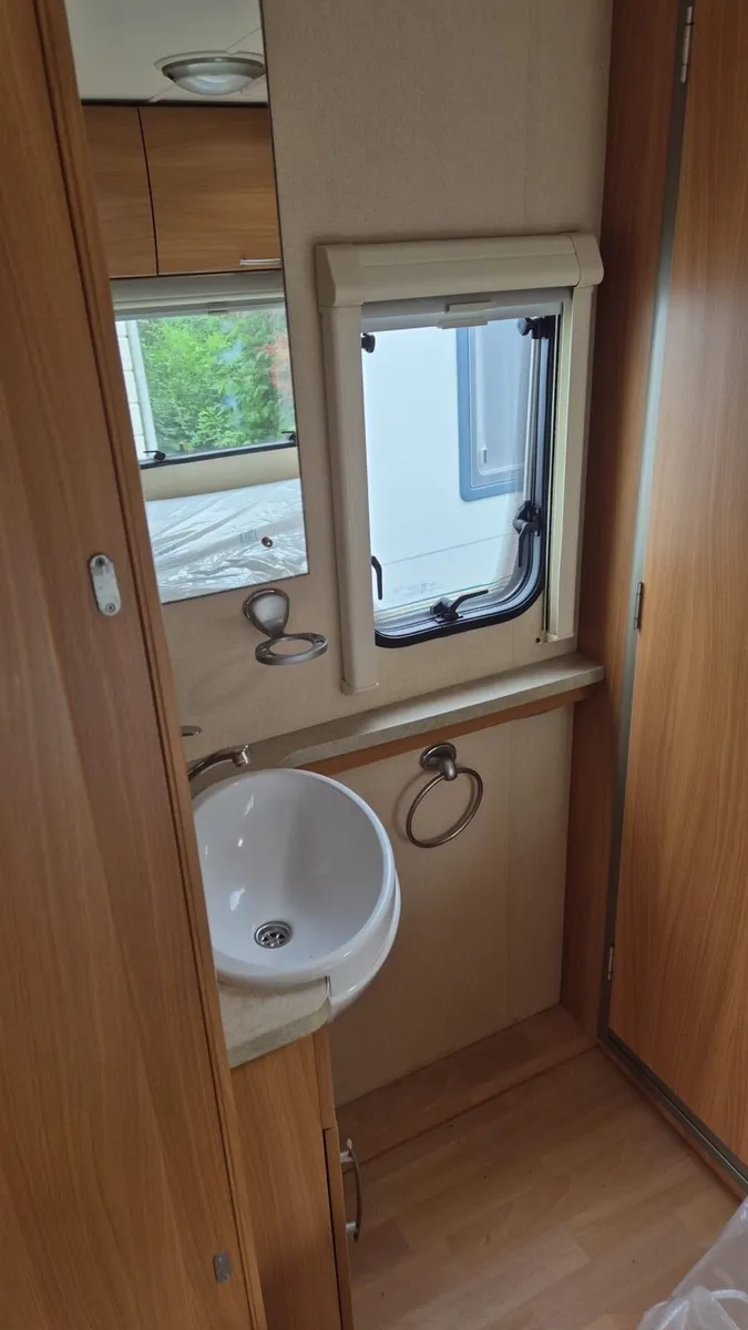 Swift cornche 4 berth fixed bedroom - Image 4
