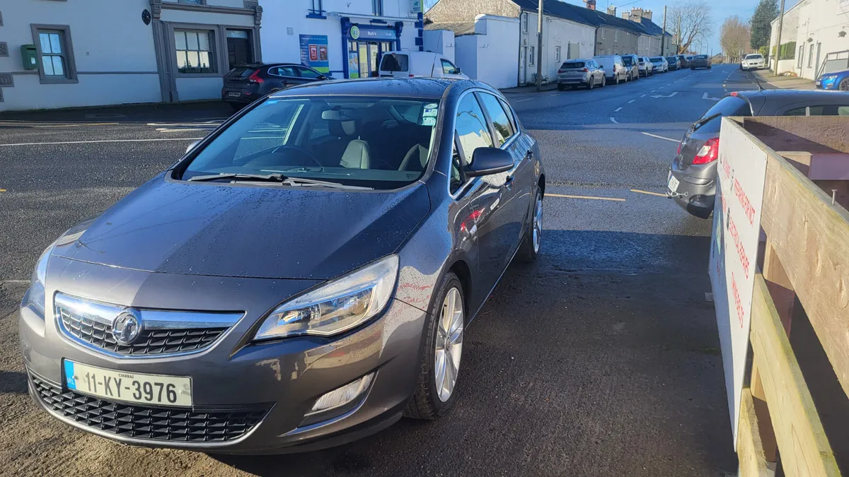 Vauxhall Astra 2011 2.0 diesel - Image 1