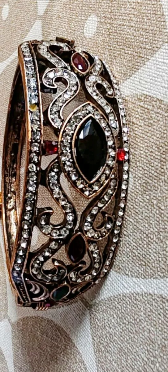 Retro bangle - Image 1