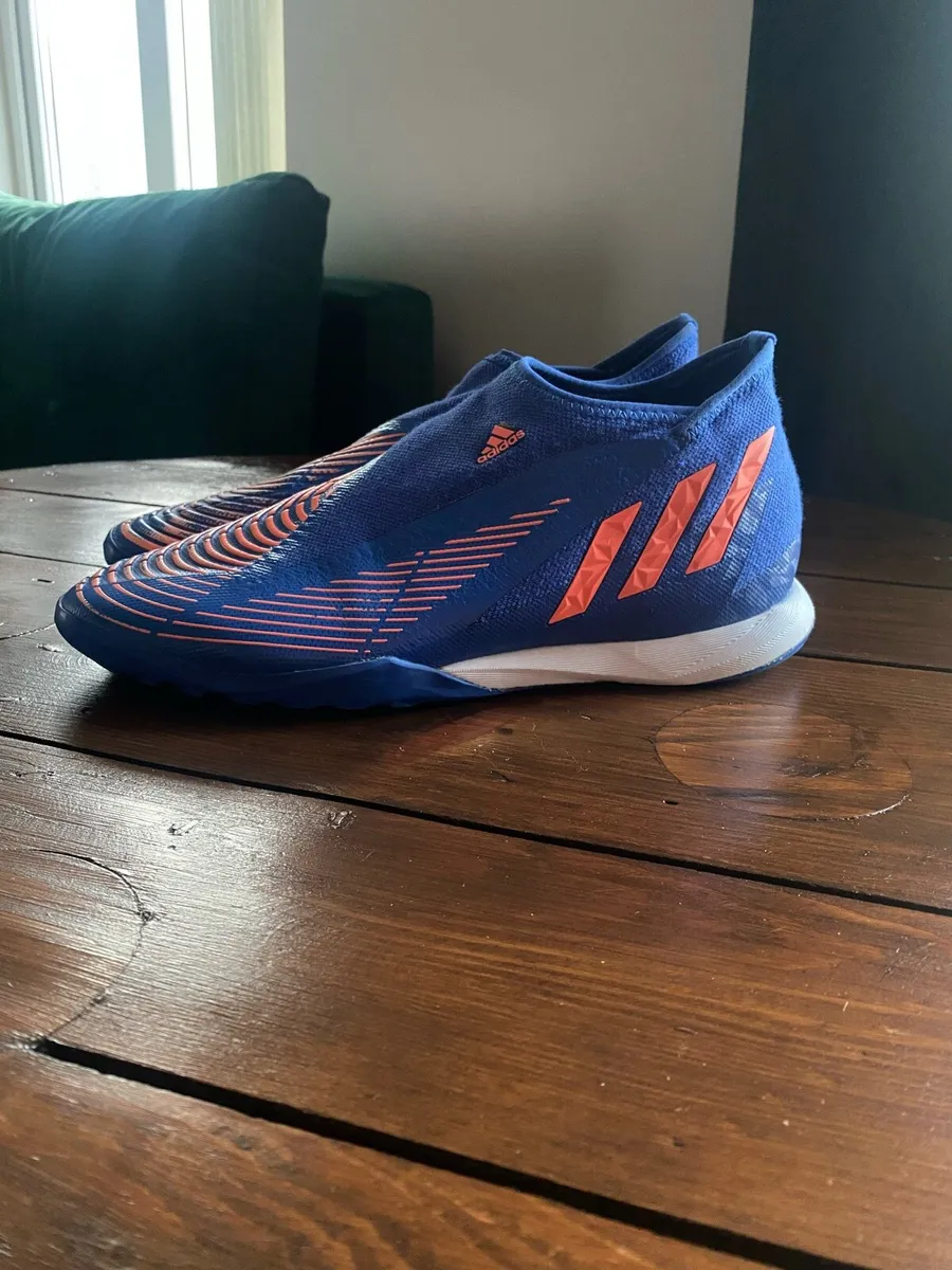 Adidas predator astro turf football boots - Image 1