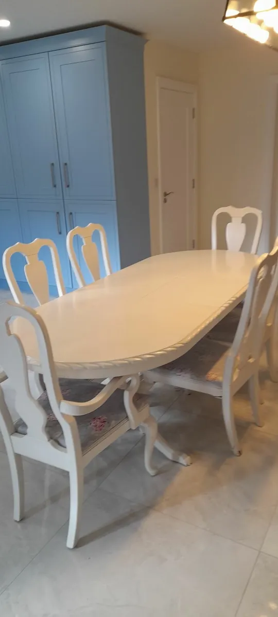 Kitchen Table (Extendable) and Chairs - Image 2