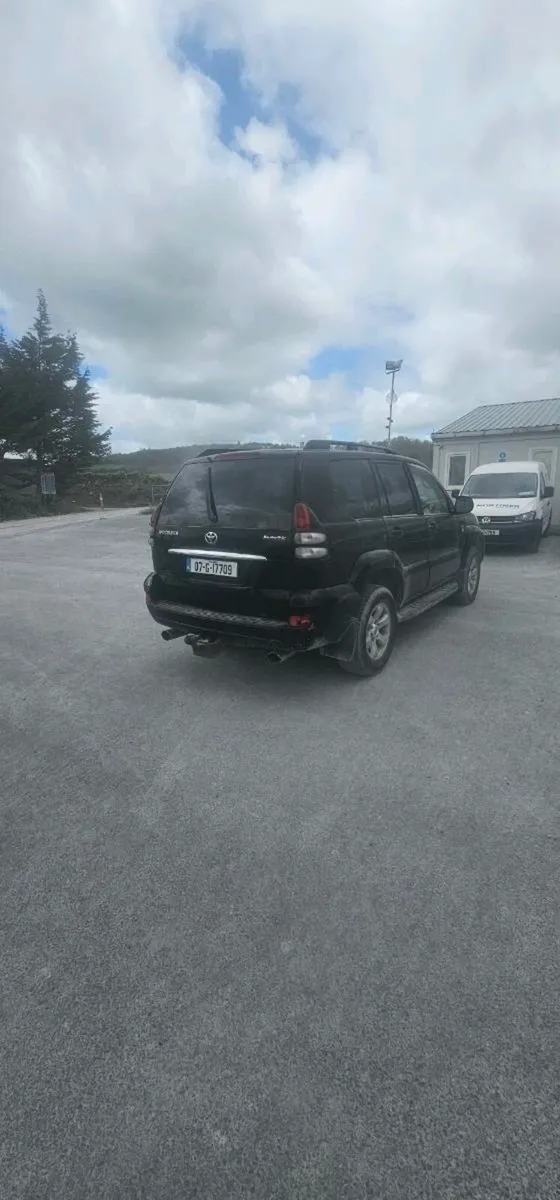 Landcruiser 5 Seat Commercial - Image 2