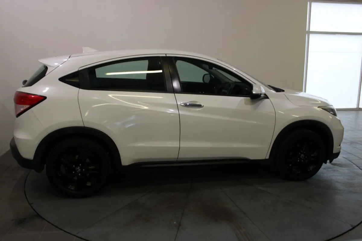 Honda HR-V 1.5 I-vtec ES - Image 3