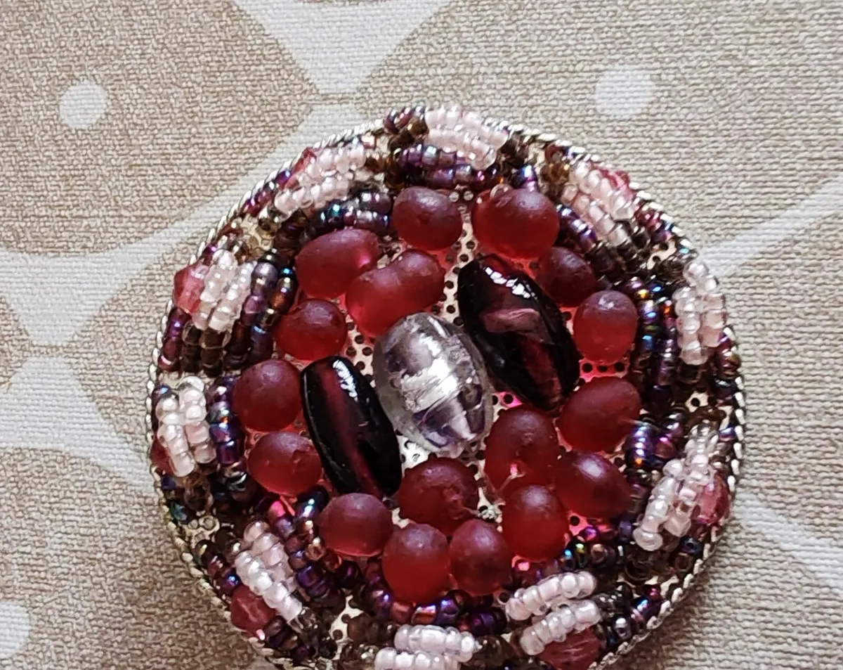 Large vintage beaded brooch - Image 1