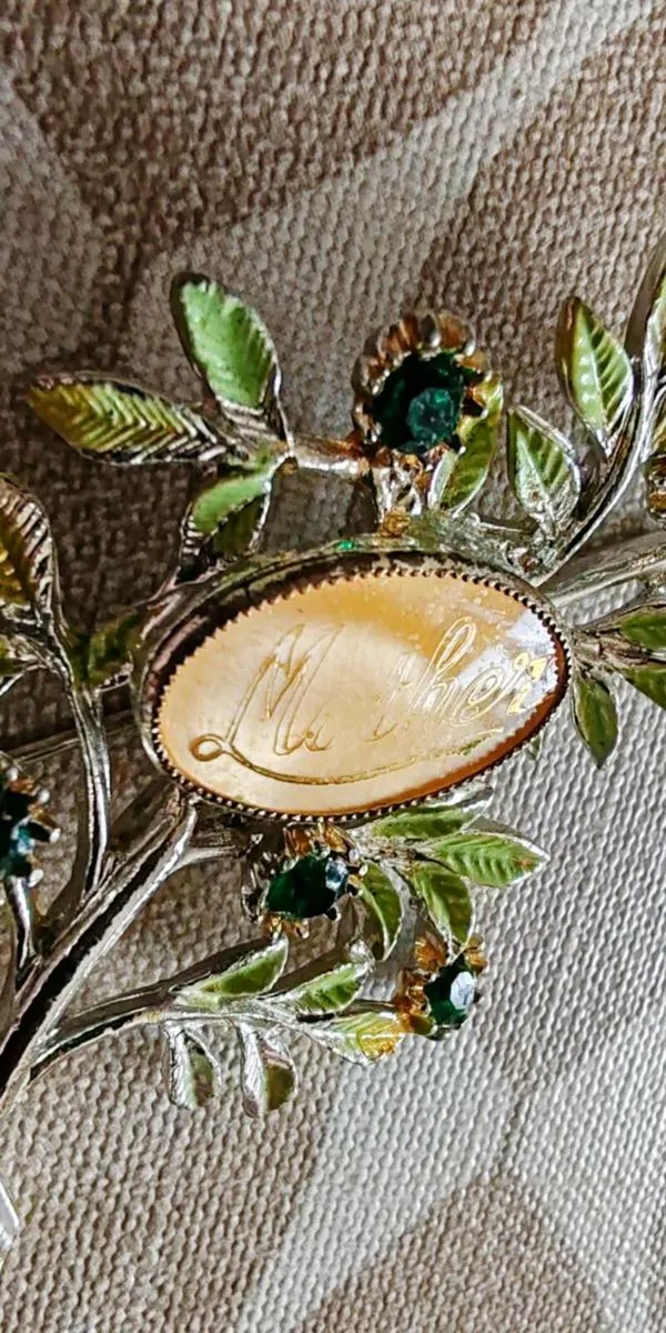 Vintage MOTHER brooch - Image 4