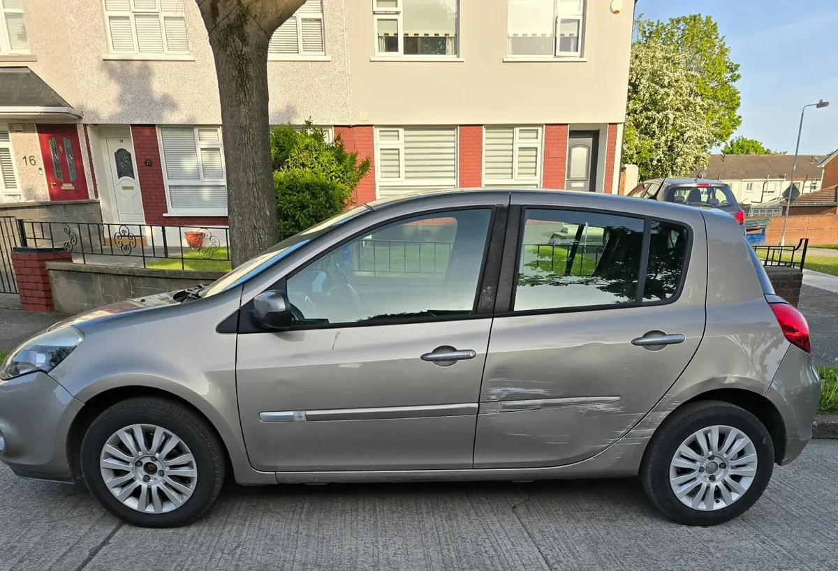 Renault Clio 2010 - Image 4