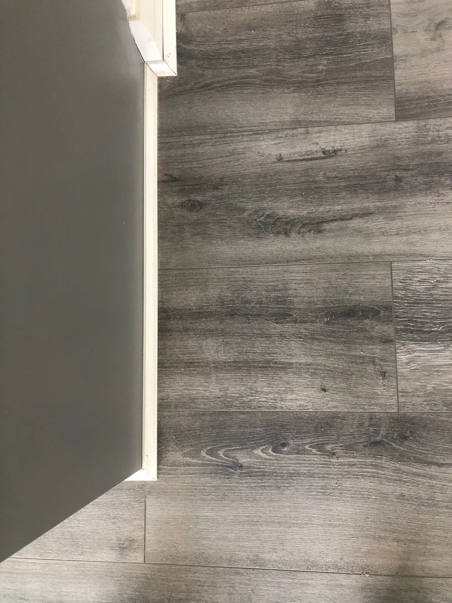 Laminate flooring - Image 1