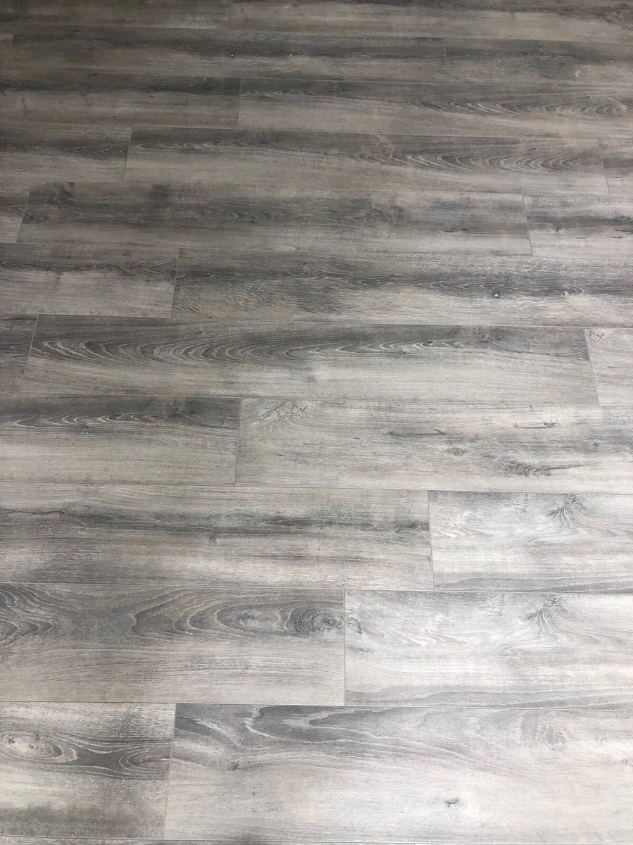 Laminate flooring - Image 2